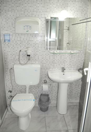 Yunus Hotel