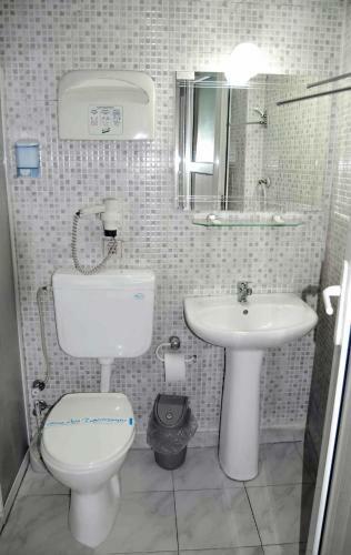 Yunus Hotel