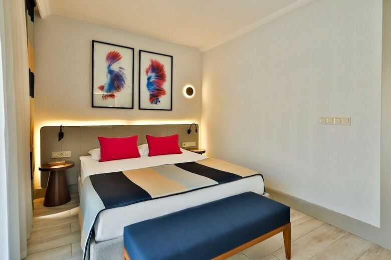 Hotel Crystal Flora Beach Resort