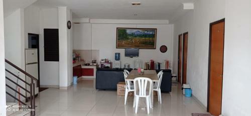 Hostal Guest House Pasundan
