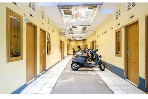 Hostal Kost St 27 (Female Only)