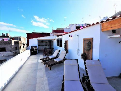 Beach House...el Gincho Garachico Three Minute Walk From El Gincho Beach.