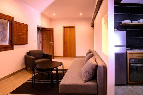 Finca Con Piscina En Doni�os