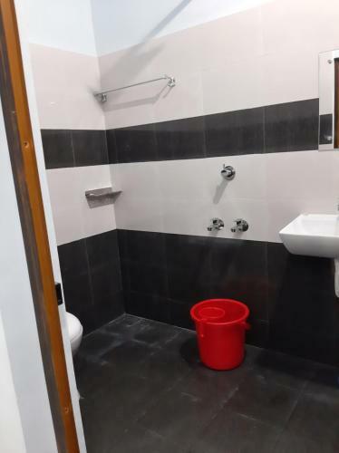 Hotel Madaparambil Residency