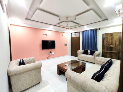 Luxury 2 Bedrooms Lounge Kitchen Apartments Flat E11 Islamabad