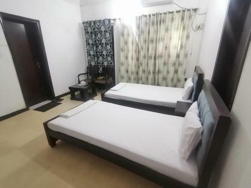Hostal Lux Lounge Guest House
