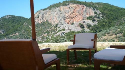 Tsira Hotel