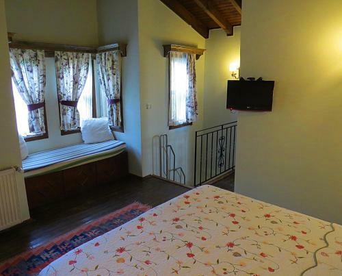 Hostal Piccolo Mondo Hotel