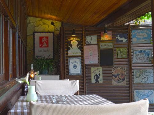 Hostal Piccolo Mondo Hotel