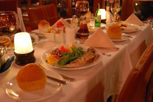 Hostal Piccolo Mondo Hotel