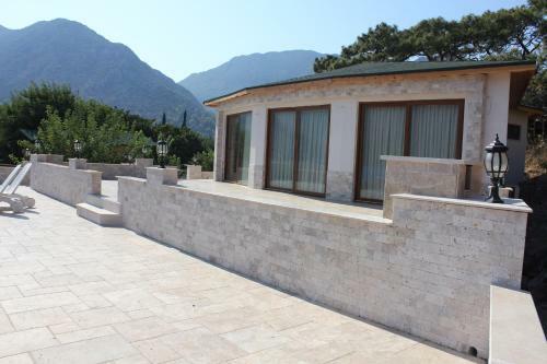 Changa Hotel