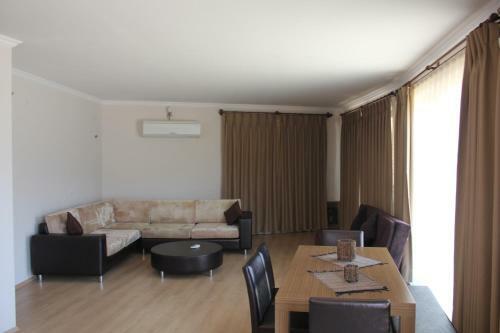 Changa Hotel