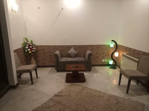 Hostal Awari Guest House