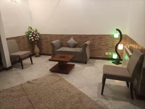 Hostal Awari Guest House