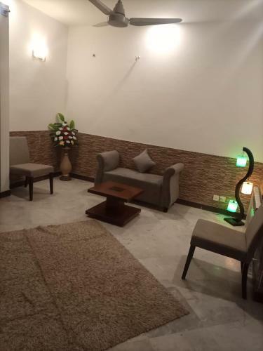 Hostal Awari Guest House