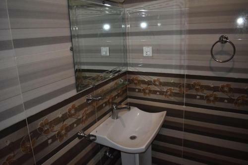 Hostal Elysium 99 Guest House