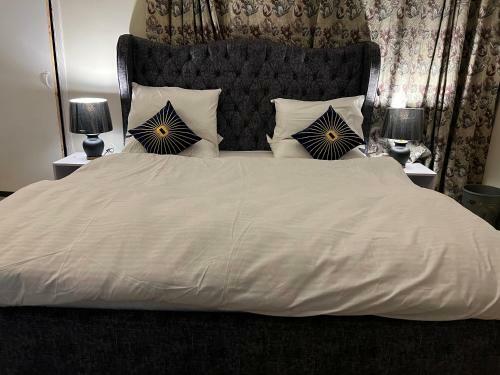 Entire Two Bed Apartment F-6/1