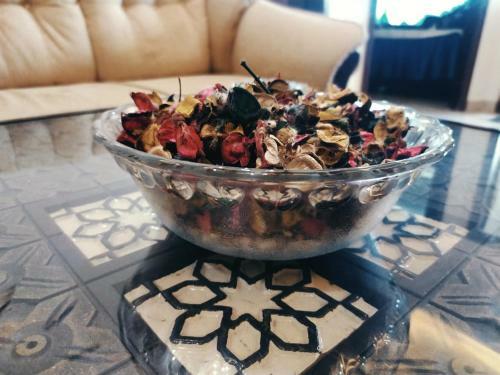 Stunning Hill View Apartment/ 2br/ Central City