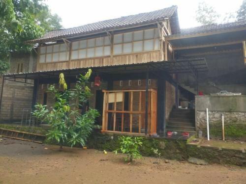 Albergue Homestay Kurnia
