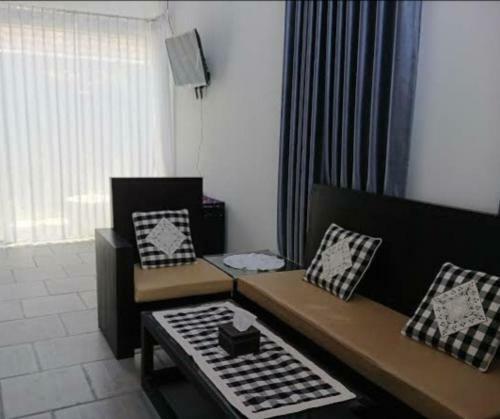W House Dagati