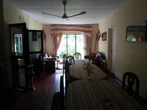 Bed & Breakfast Indrani Inn Tourist Rest