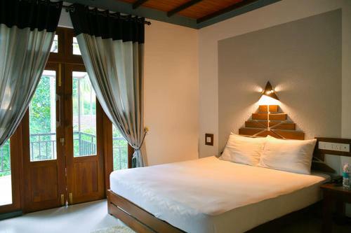 Hotel Pinnacle Villa