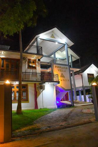 Hotel Pinnacle Villa