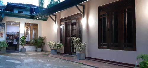 Hostal Kandyan Holiday