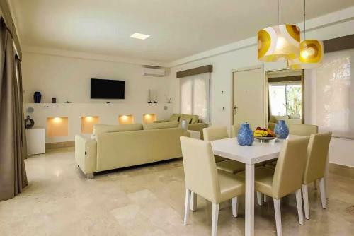 Priv� Royal Villa Bahiazul