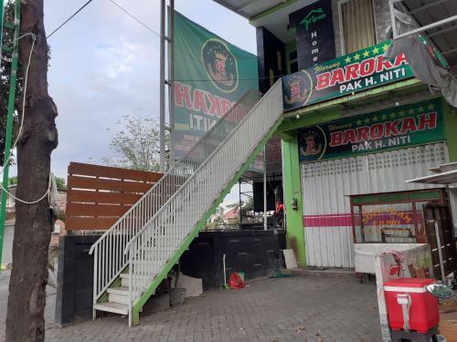 Hotel Spot On 2332 D'green Homestay