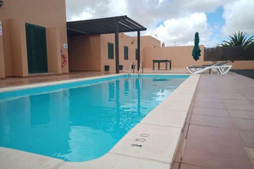 Anahi Homes- Villa Palm View