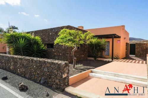Anahi Homes- Villa Palm View
