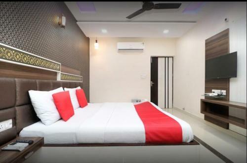 Hotel C M Plaza