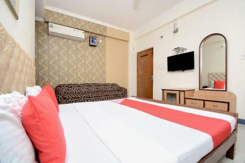 Oyo 26594 Hotel Chirag