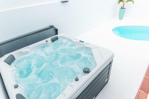 Villa Veaco Beach With Jacuzzi And Private Pool