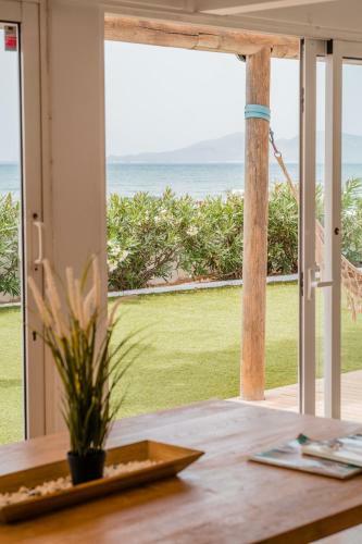 Villa Maluhia Beachfront