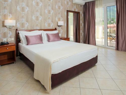 Electra Hotel