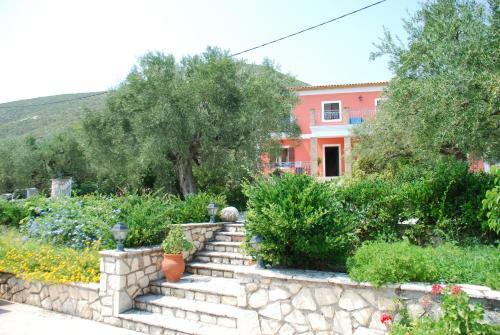 Hostal Anatoli Labreon