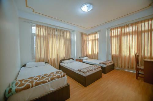 Hotel Triratna
