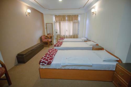Hotel Triratna