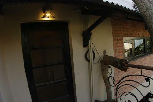 Hostal Laughing Buddha Hotel & Garden Theater