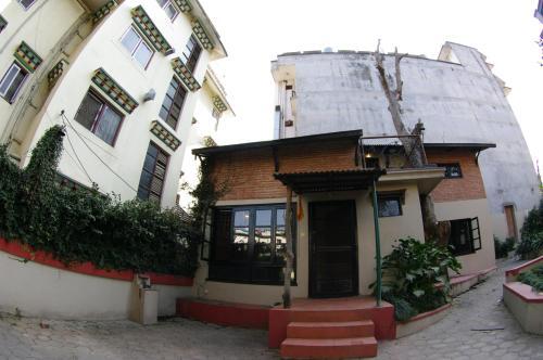 Hostal Laughing Buddha Hotel & Garden Theater