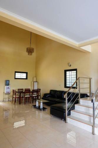 Double E Villa