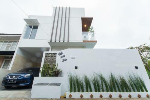 Villa White House