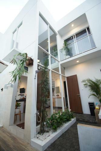 Villa White House