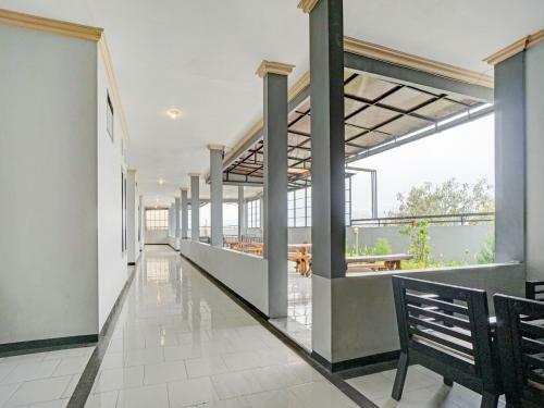 Hotel Oyo 90396 The Halona Villa Batu