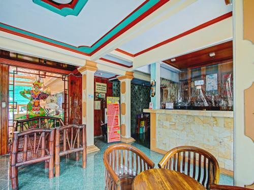 Oyo 90247 Hotel Palereman Soerabaia