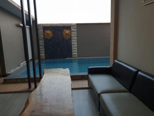 Villa Batu Malang 1