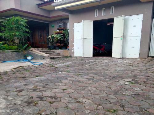 Varel N2 Homestay