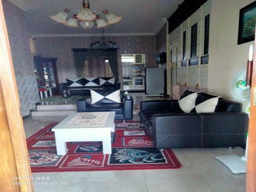 Varel N2 Homestay